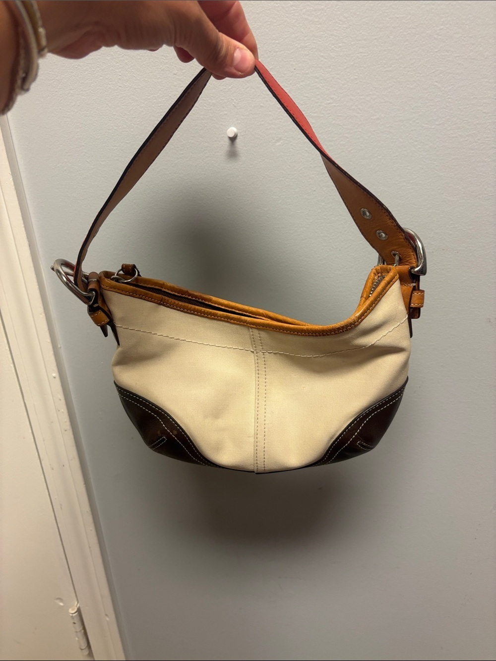 Coach Cream Canvas Hobo Style # 9508 - Picture 2 of 7
